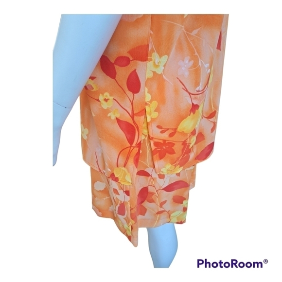Vintage Actuelle Canada suit floral print set blouse & short 2 pieces Si… - Picture 7 of 15